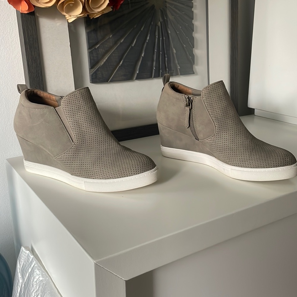 Susina Areya wedge sneaker size 7.5